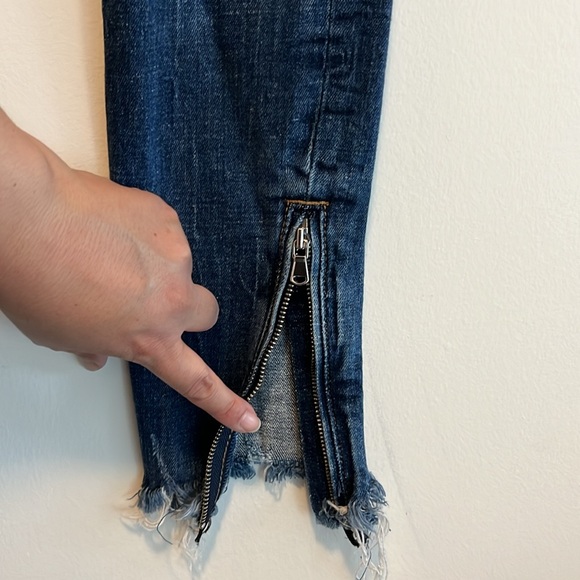 ZARA distressed zip hem jeans - Picture 6 of 11
